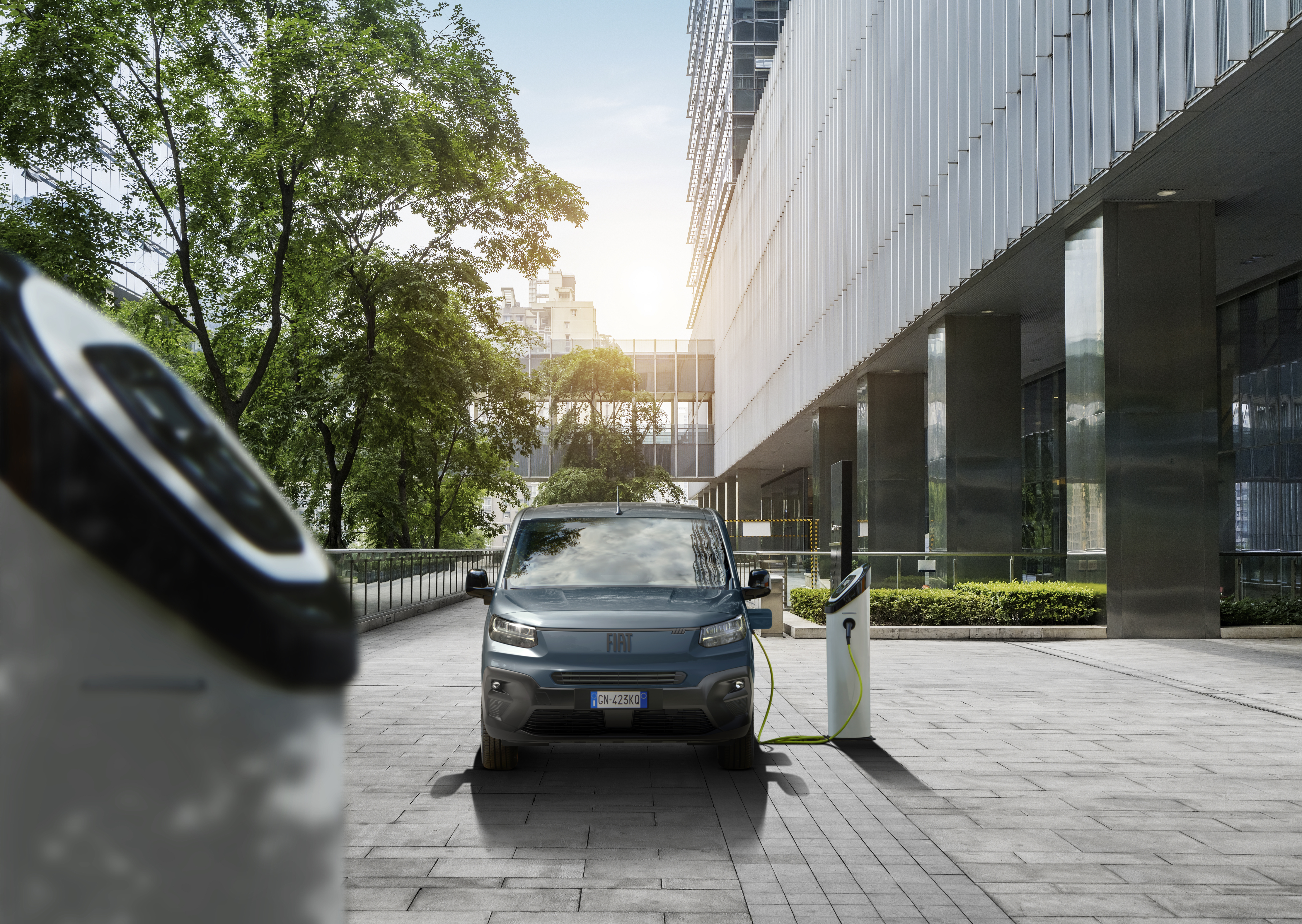 Meghosszabbították a céges e-autó-támogatási programot