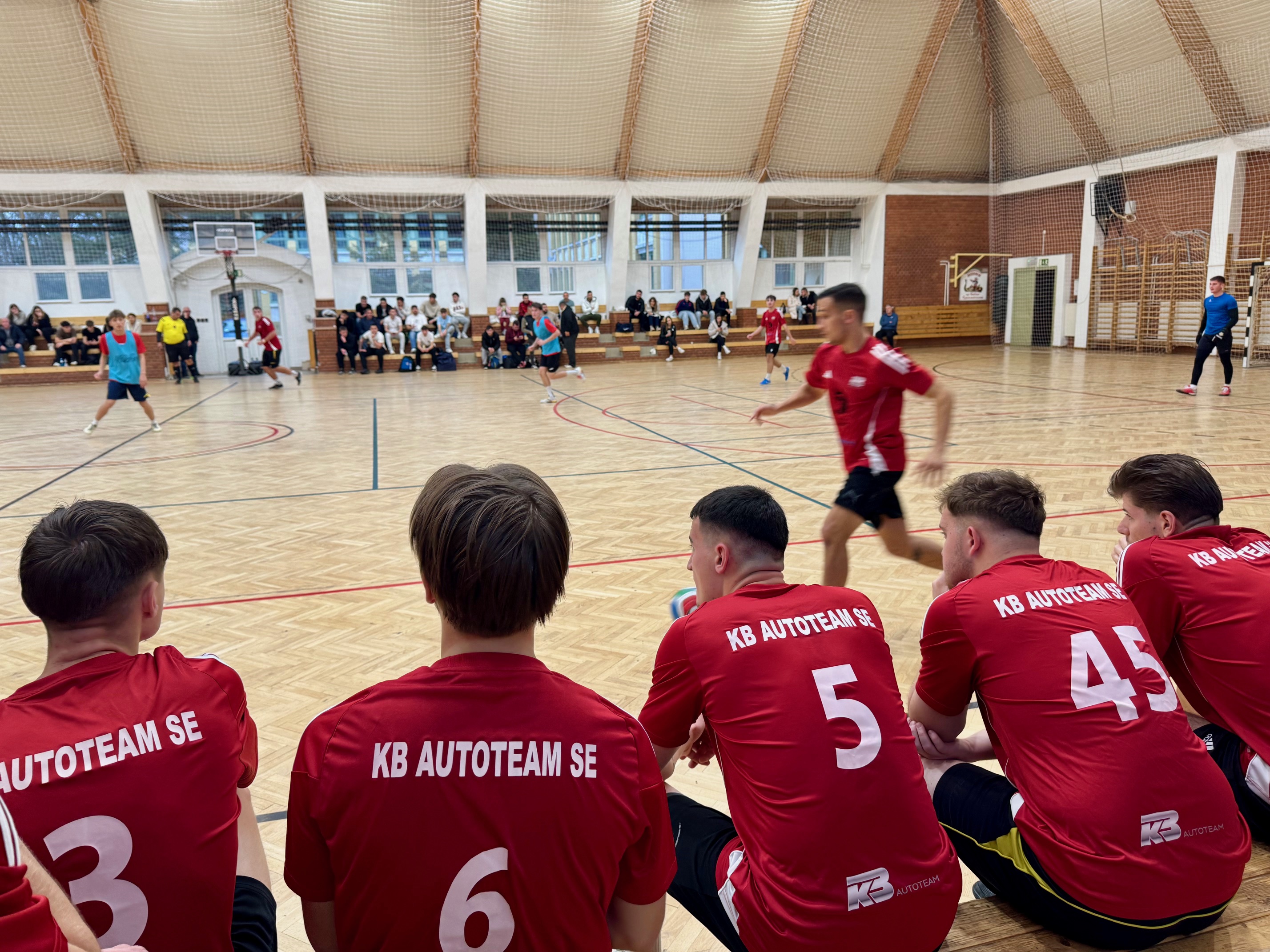 Fiatalos lendülettel a pályán: a KB Autoteam a Randevú Sörbár Kupán